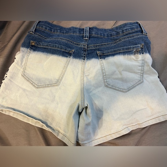 Jessica Simpson Forever Low Rise Jean Shorts Size 28 - Picture 6 of 7